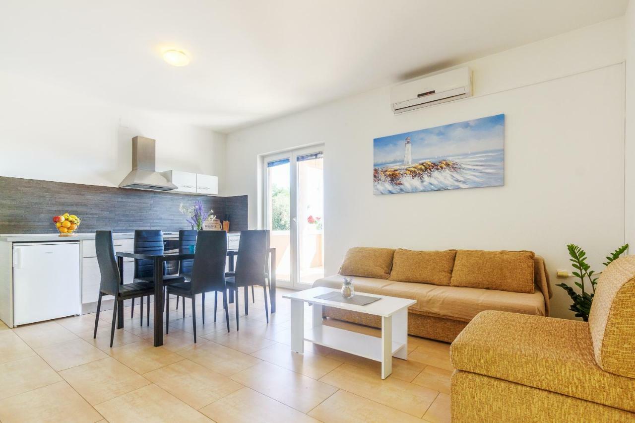 Very Special Apartments Pakoštane Екстериор снимка