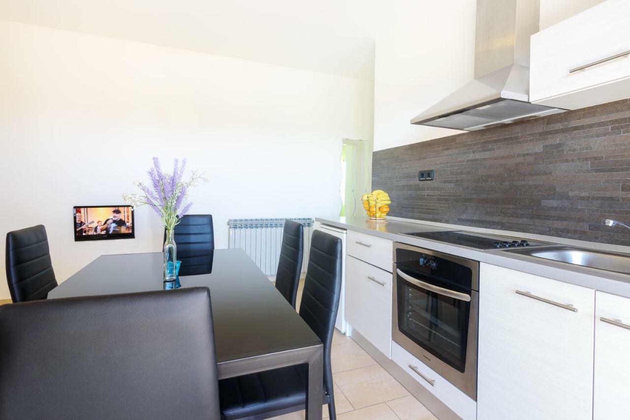 Very Special Apartments Pakoštane Екстериор снимка