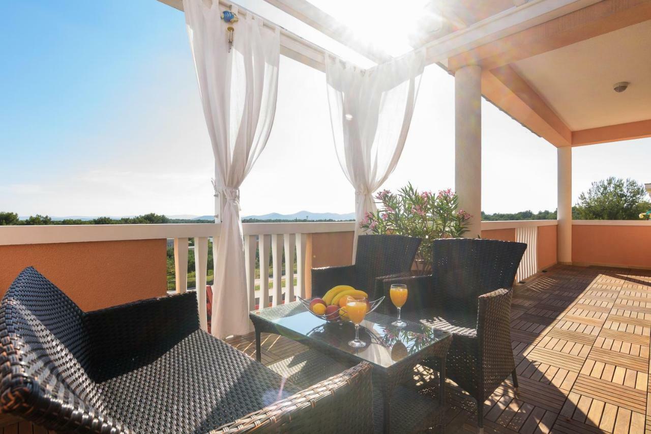 Very Special Apartments Pakoštane Екстериор снимка